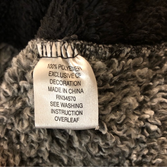 JASON MAXWELL Faux Fur Zippered Vest. Size Medium Gray/Black. - Picture 4 of 13